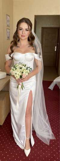 Вечірня біла сукня, весільна сукня