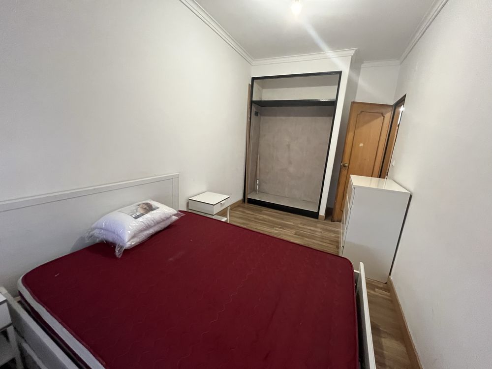 Alugo quarto para casal