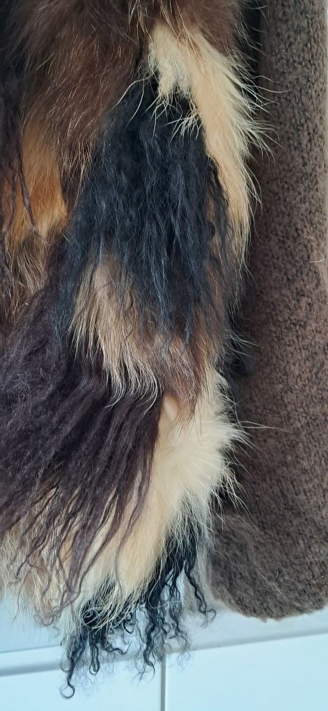 Sweter damski z futerka