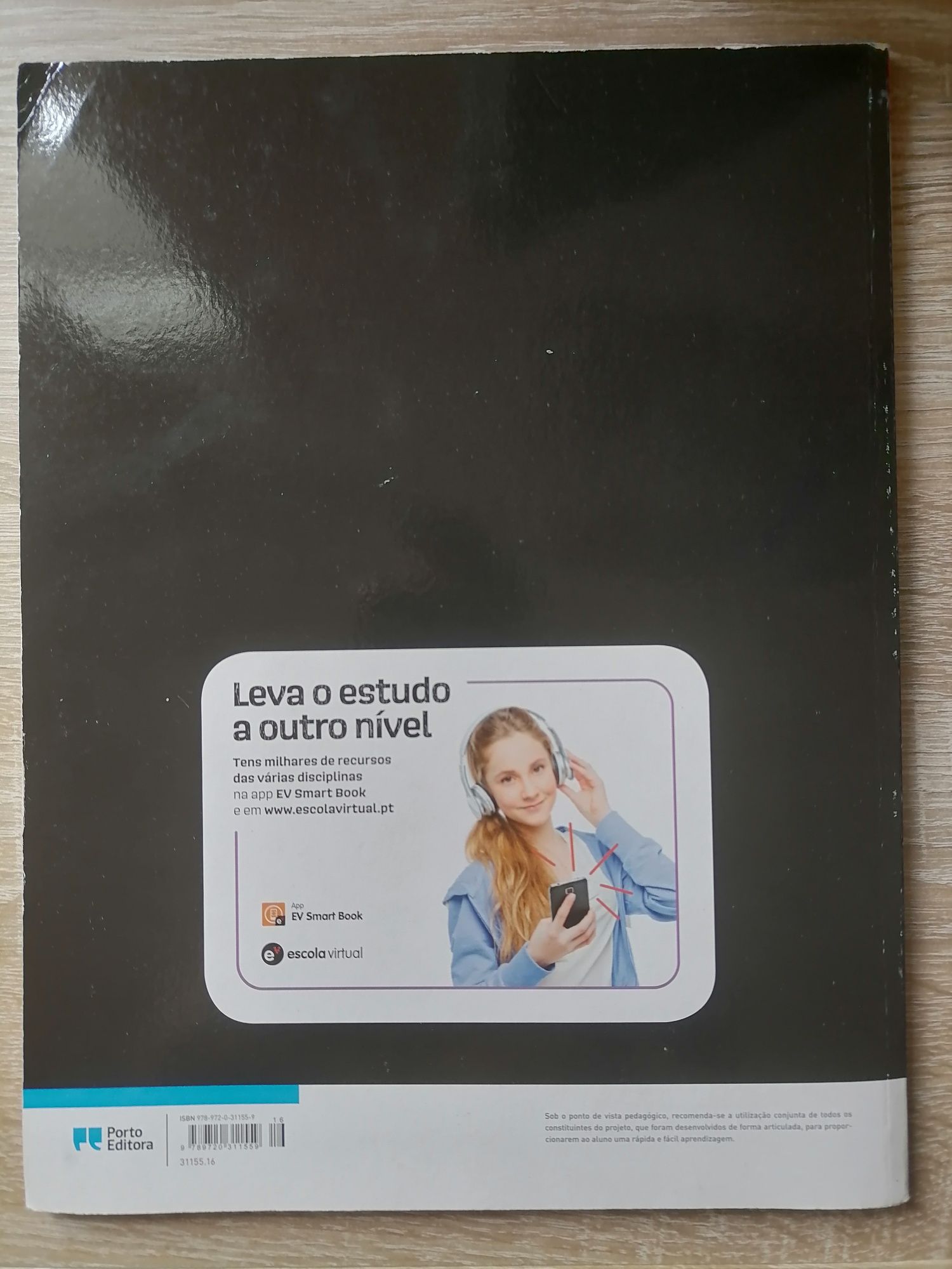 Workbook New wave Revolution 8. Inglês 8.º ano