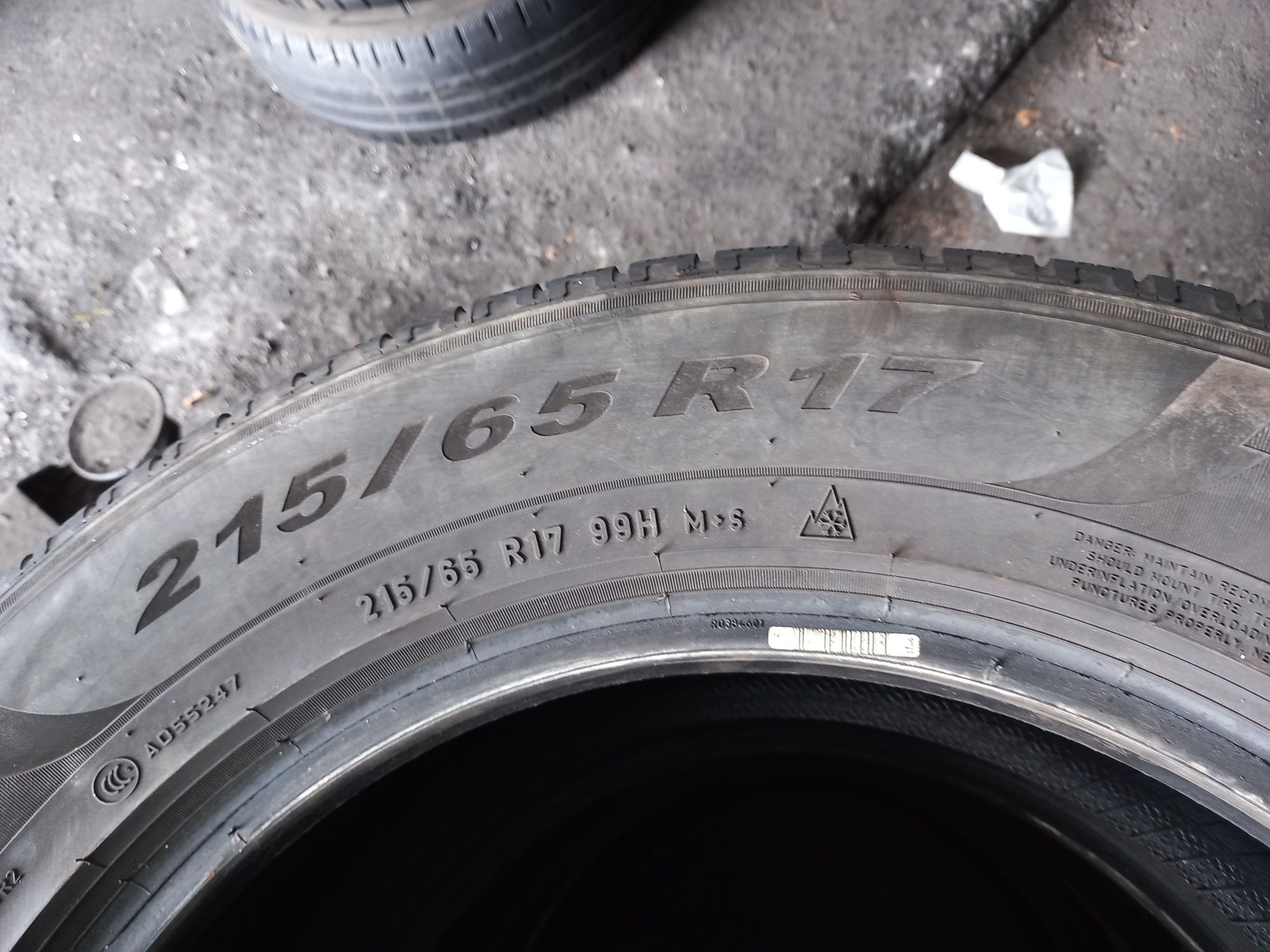 Opony używane 215/65/17 pirelli 4x6 mm 2020 rok prod