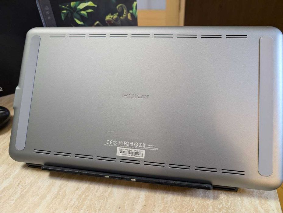 Графічний планшет / монітор HUION KAMVAS 12 Pro