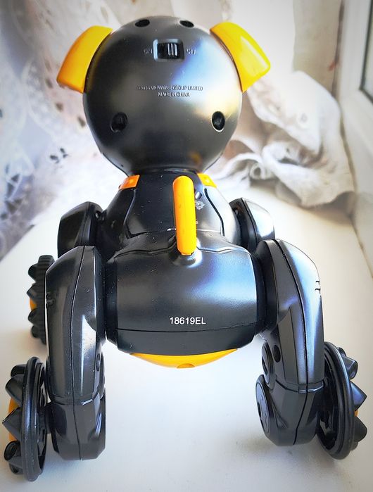 Робот Wow Wee Цуценя Chip Black