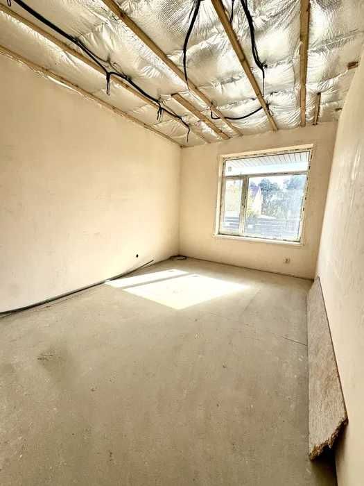 Якісний готовий будинок біля озера ! Велика ділянка 10 соток!