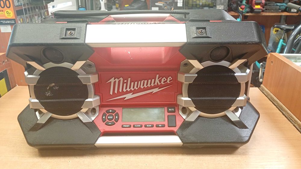 Radio budowlane milwaukee c12-28 dcr FM AUX -Komis MADEJ Dębica