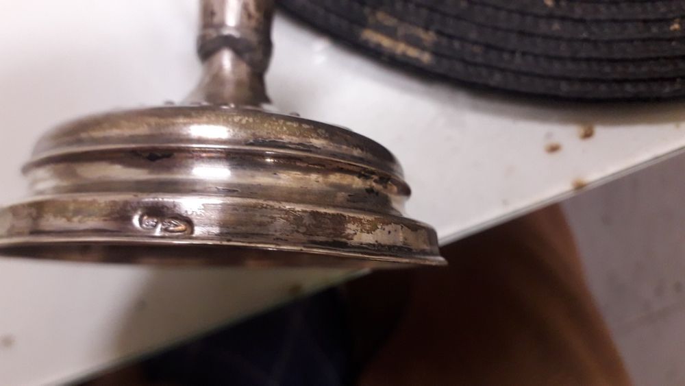 Copo com base em prata