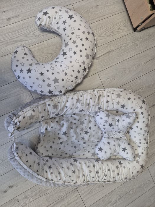 Kokon niemowlęcy, poduszka do karmienia i motylek