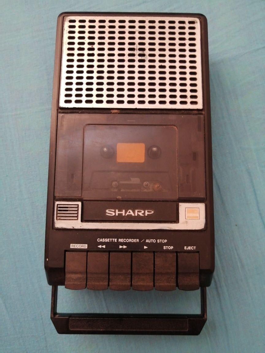 Магнитофон SHARP ценителям.