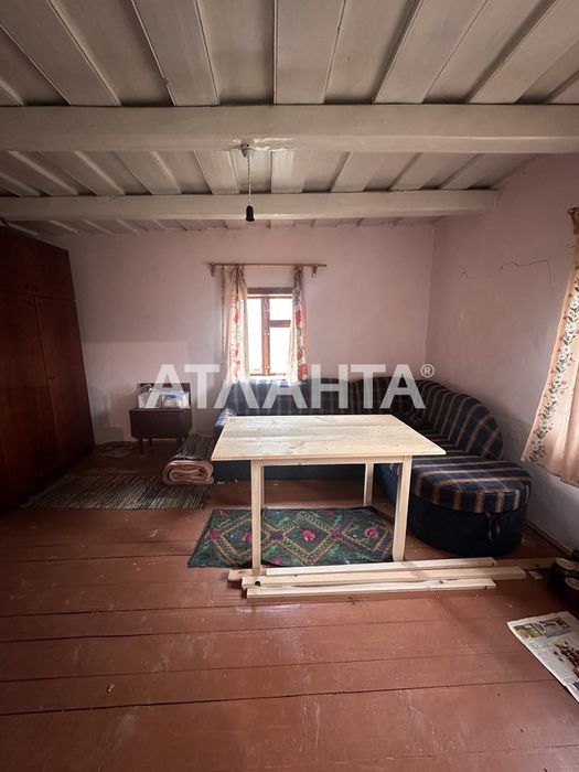 Будинок з комунікаціями, центр села, 60 м2, + господарство