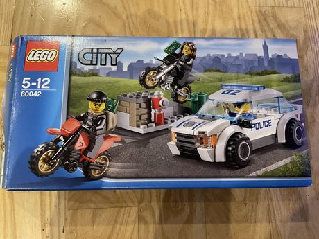 Lego city wyścig policyjny 60042