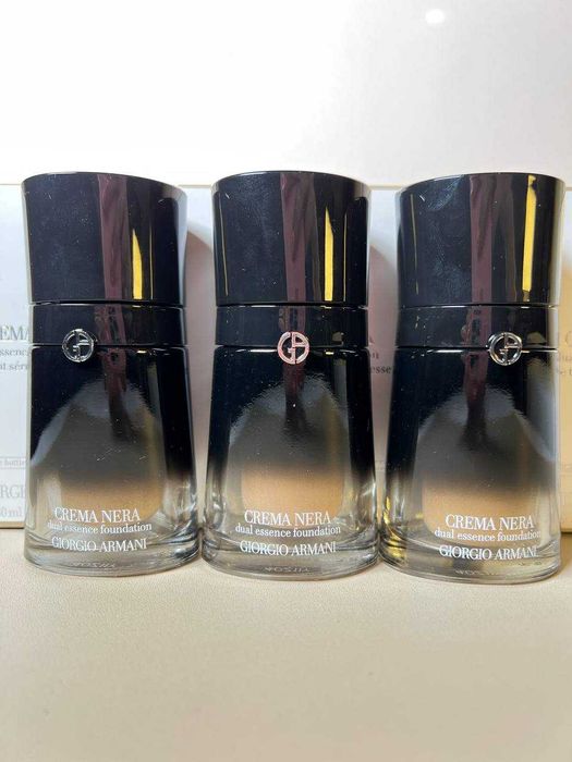 Тональна есенція Giorgio Armani Beauty Crema Nera Dual Essence