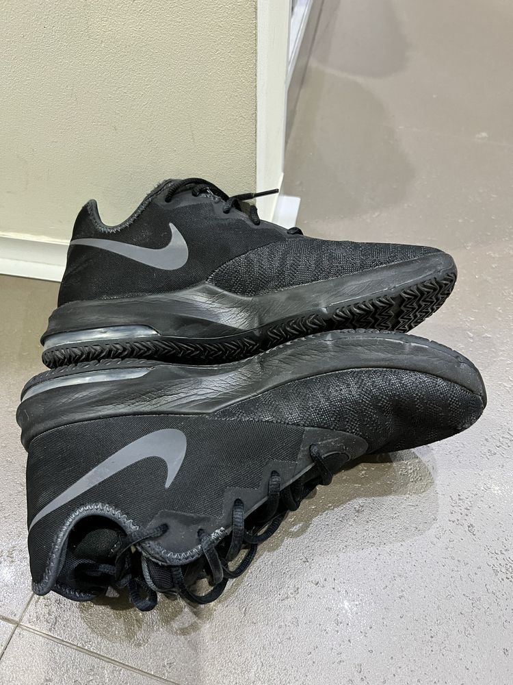 Buty NIKE do koszykówki rozm. 42