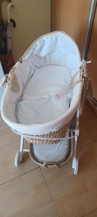 Cesto bebe com muda fralda e suporte