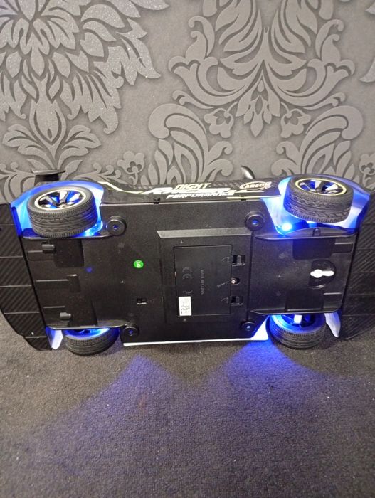 Zdalnie sterowany samochód Carson night racer