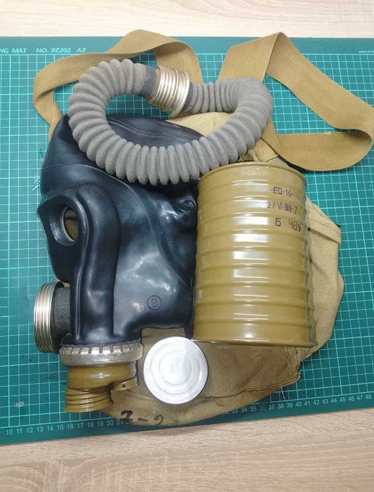 Противогаз ШМС черного цвета, новый