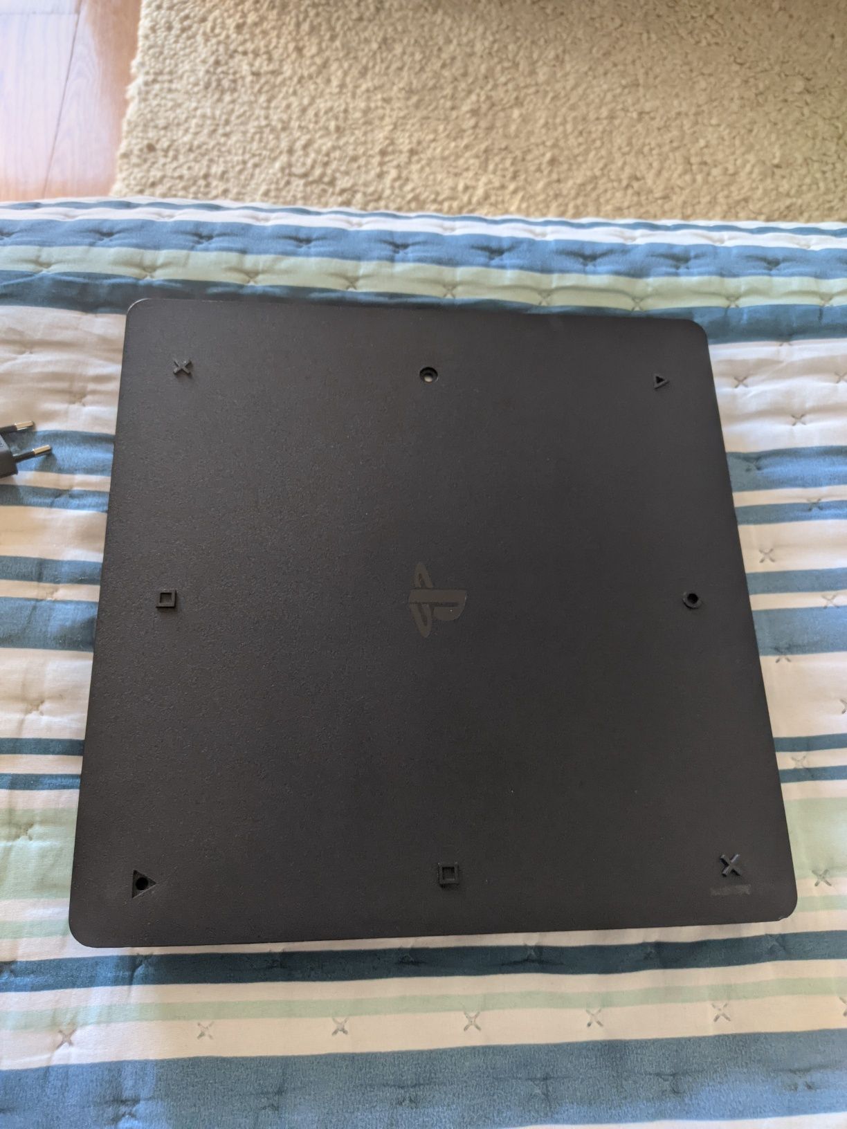 PS4 Slim 500 GB + Comando Dualshock 4