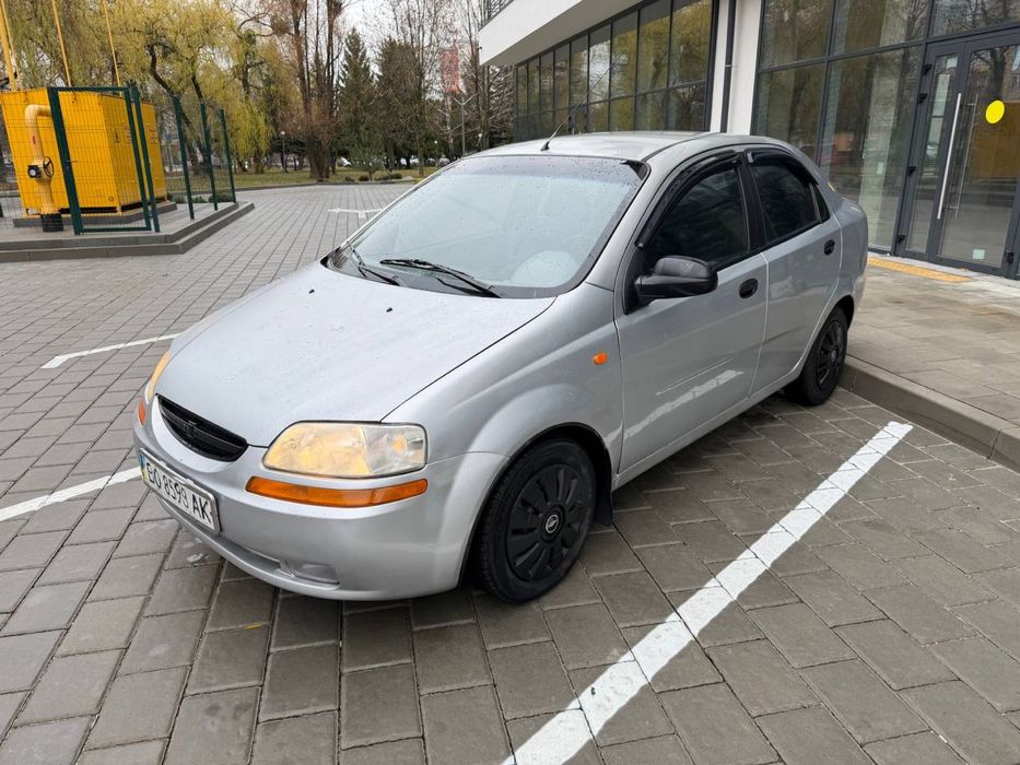 Chevrolet Aveo 2005 на повному ходу