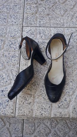 Sapatos pretos 37