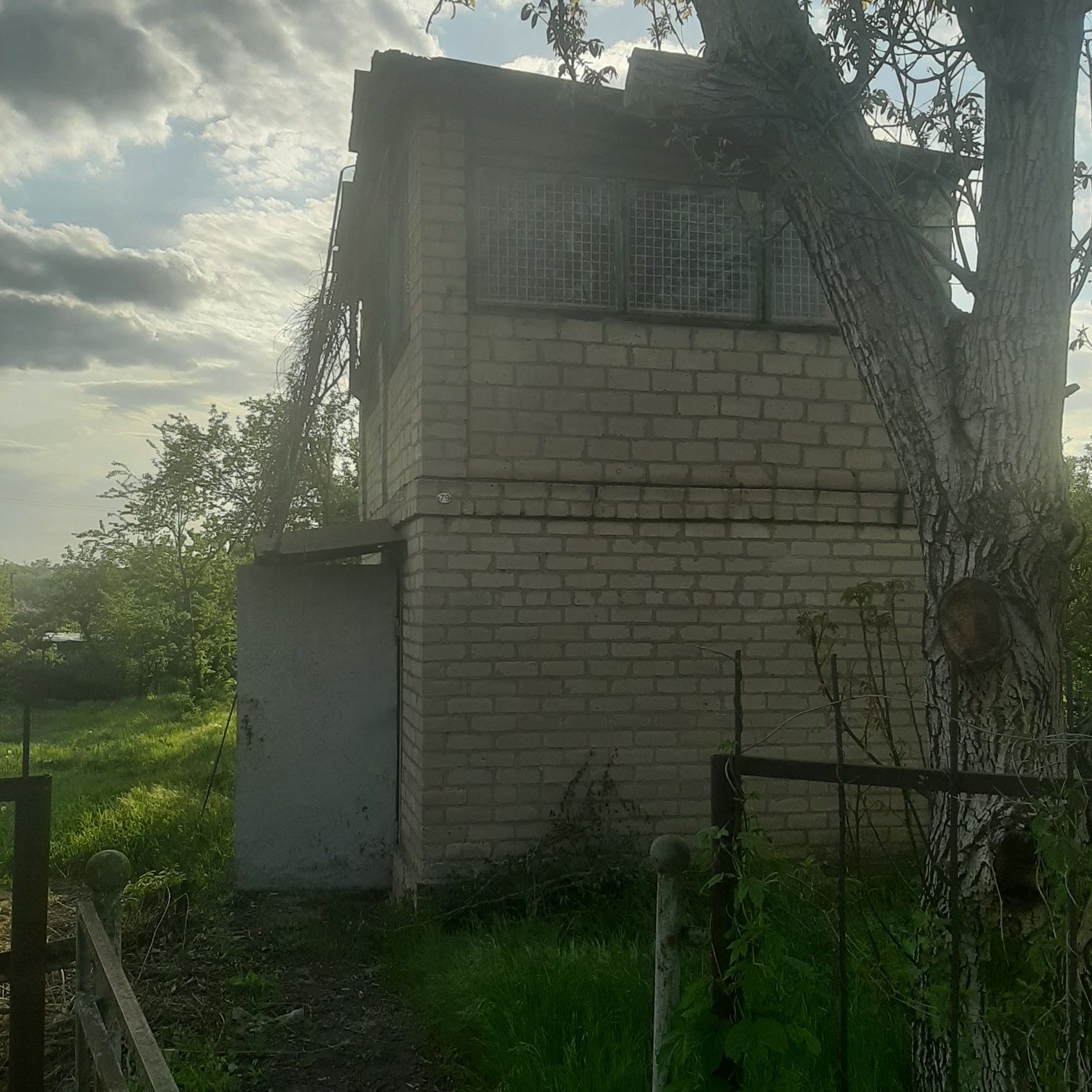 Продам дачу з будиночком