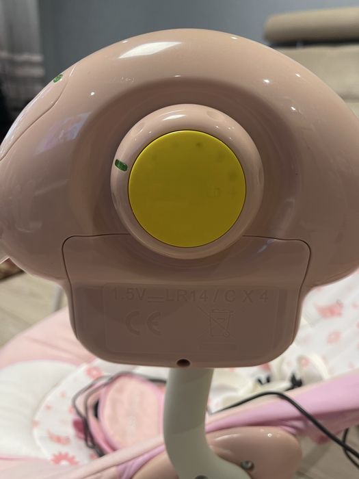 Дитяча гойдалка для немовлят. Заколисуючий центр. Крісло-гойдалка