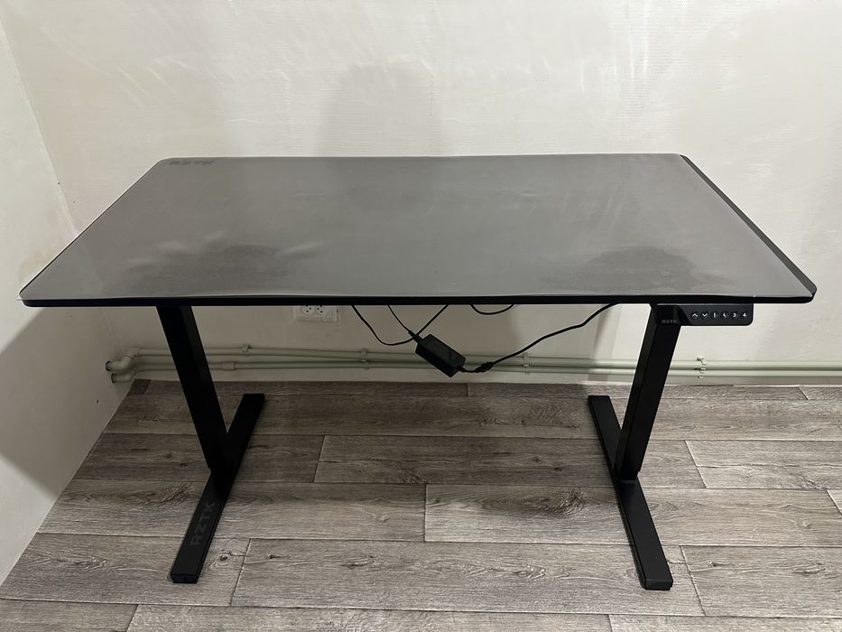 Стіл з електро-регулюванням висоти RZTK eDesk USB Black