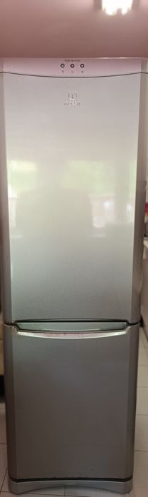 Frigorífico Indesit inox 185 usado