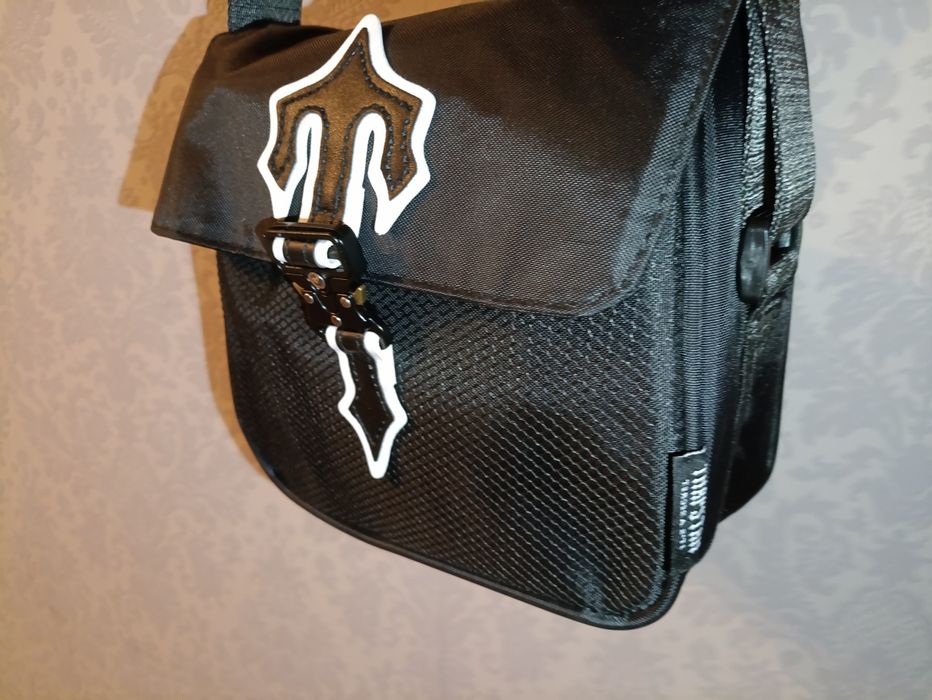 Сумка месенджер TRAPSTAR чорна