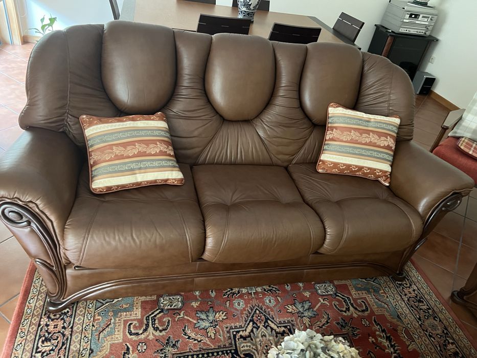 Conjunto de sofas em pele