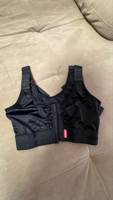 Компресійний бюстгальтер