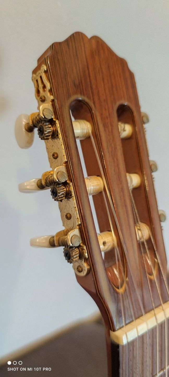Leworęczna gitara klasyczna Takamine DSP-312