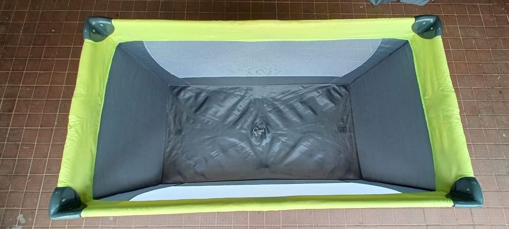 Cama de viagem, como nova