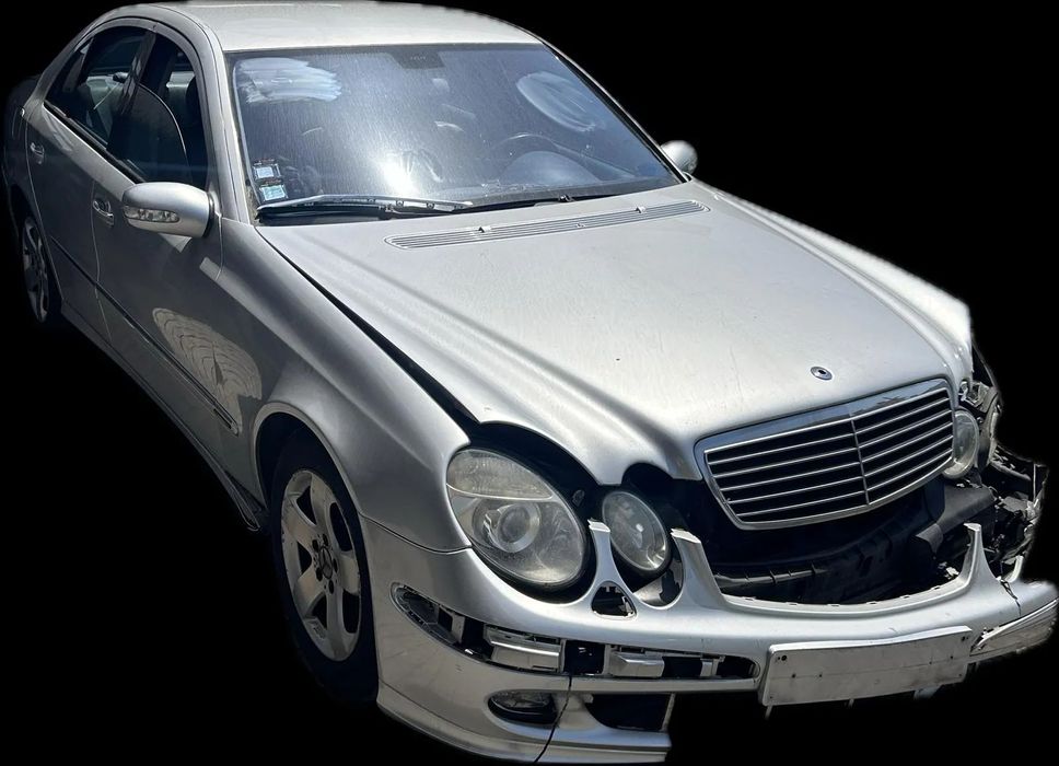 Mercedes E W211 (2004) - Lote de Peças