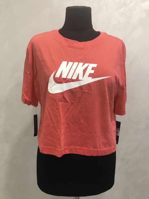 Продам жіночу футболку nike