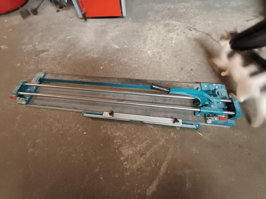 VEVOR 47-calowa przecinarka do płytek 1200 mm