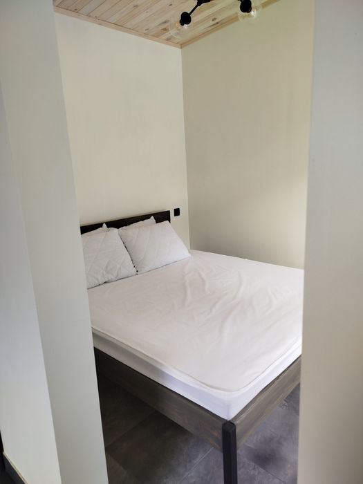 Будиночок з басейном і сауною подобово