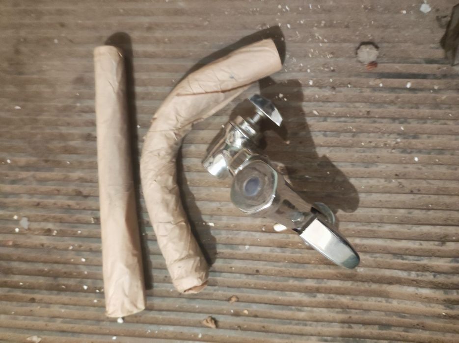 Кран смывной для  писсюара ,чаши Генуя