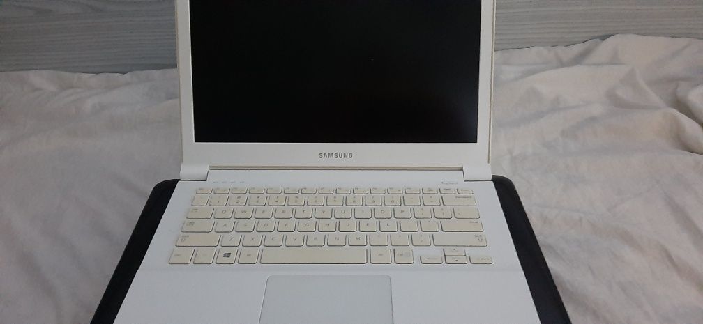 Samsung laptop  lenovo