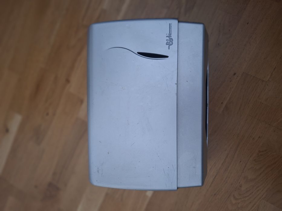 Podajnik na papier