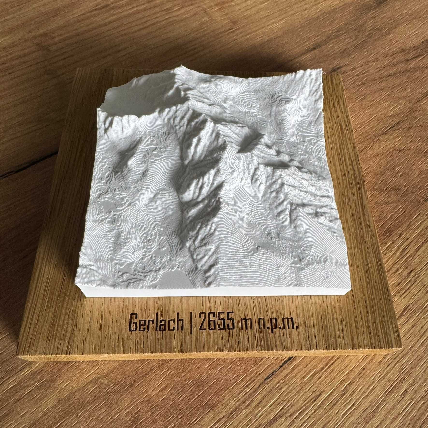 Makiety 3D Tatr – wyjątkowe modele górskie na drewnianej podstawie!