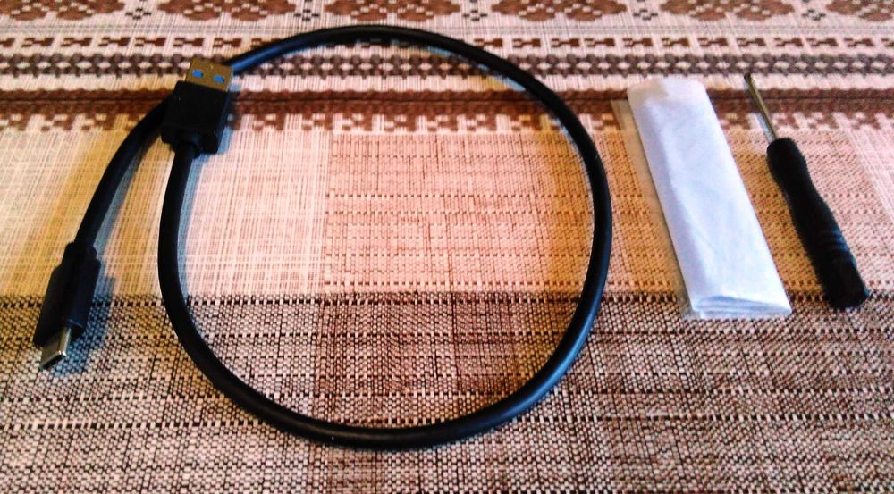 Продаю зовнішню кишеню ''Maiwo'' для M.2 SSD NVMe та SATA (K1687P2)