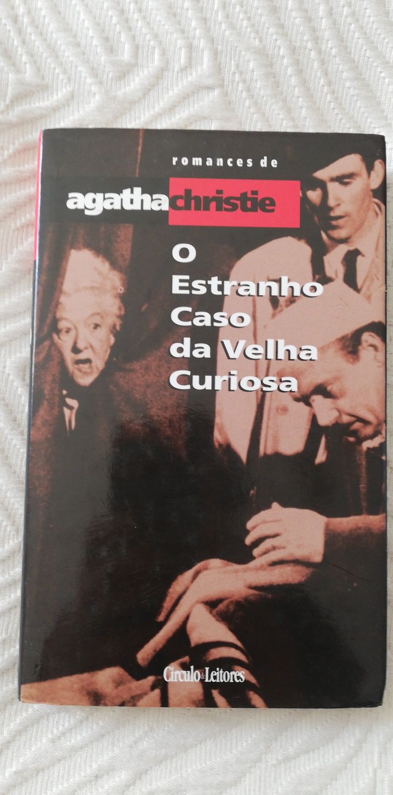 O estranho caso da velha curiosa, de Agatha Christie