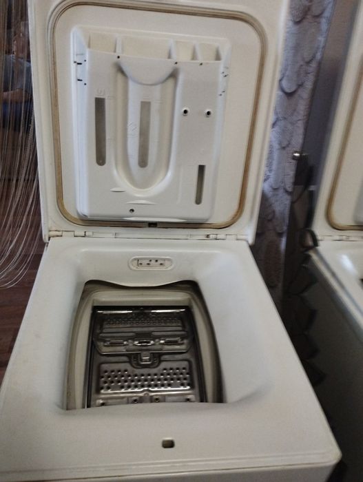 Продам стиральную машинку на запчасти