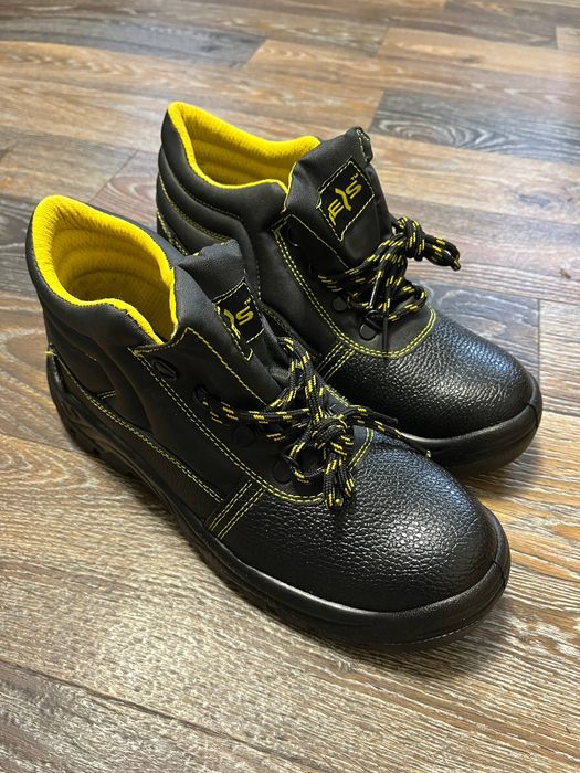 Нові захисні робочі ботинки Reis 43 розмір