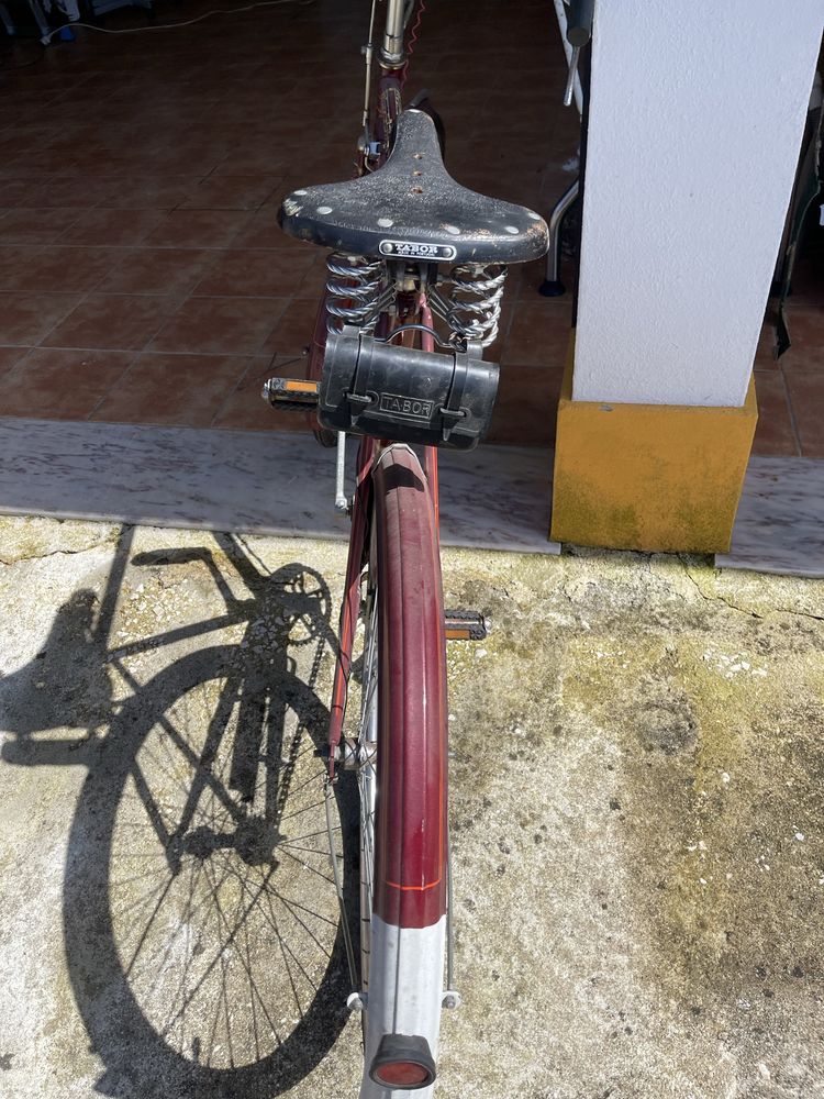 Bicicleta ye ye muito antiga