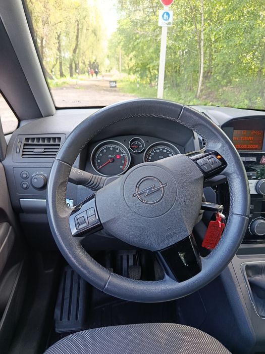 Продається opel zafira b в ідеальному стані пригнана з Германії