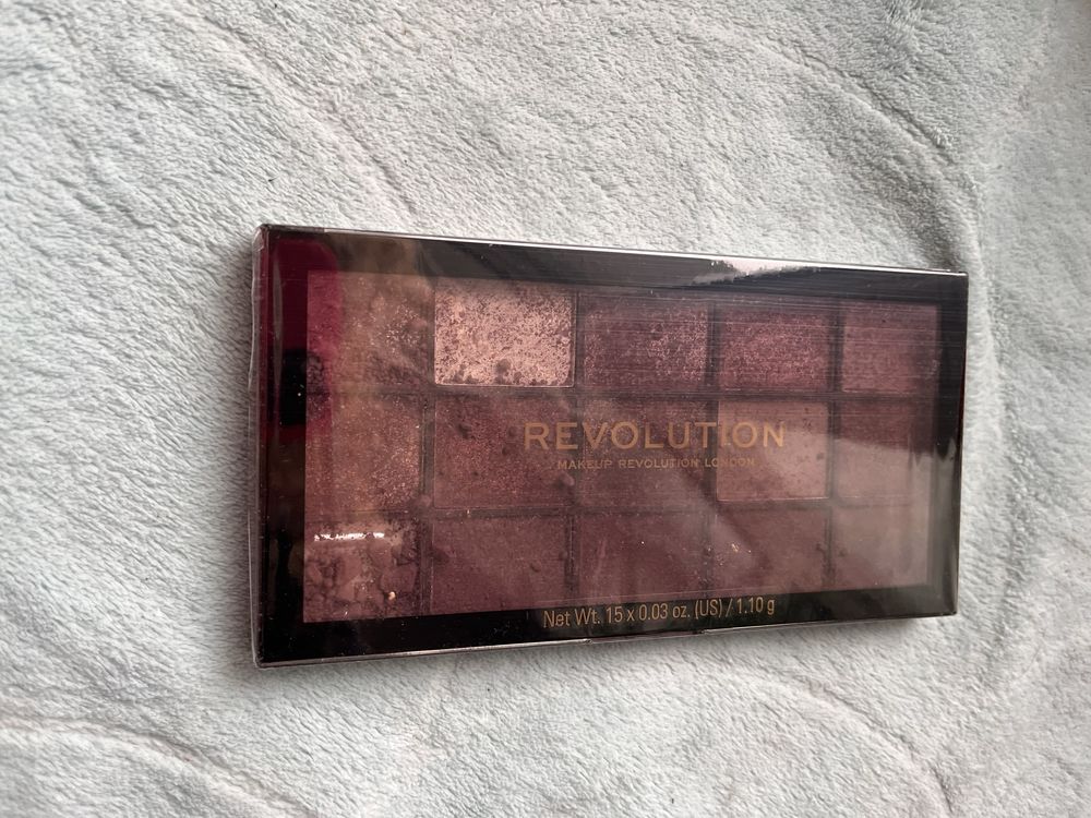 Paleta cieni Make Up Revolution Iconic 3