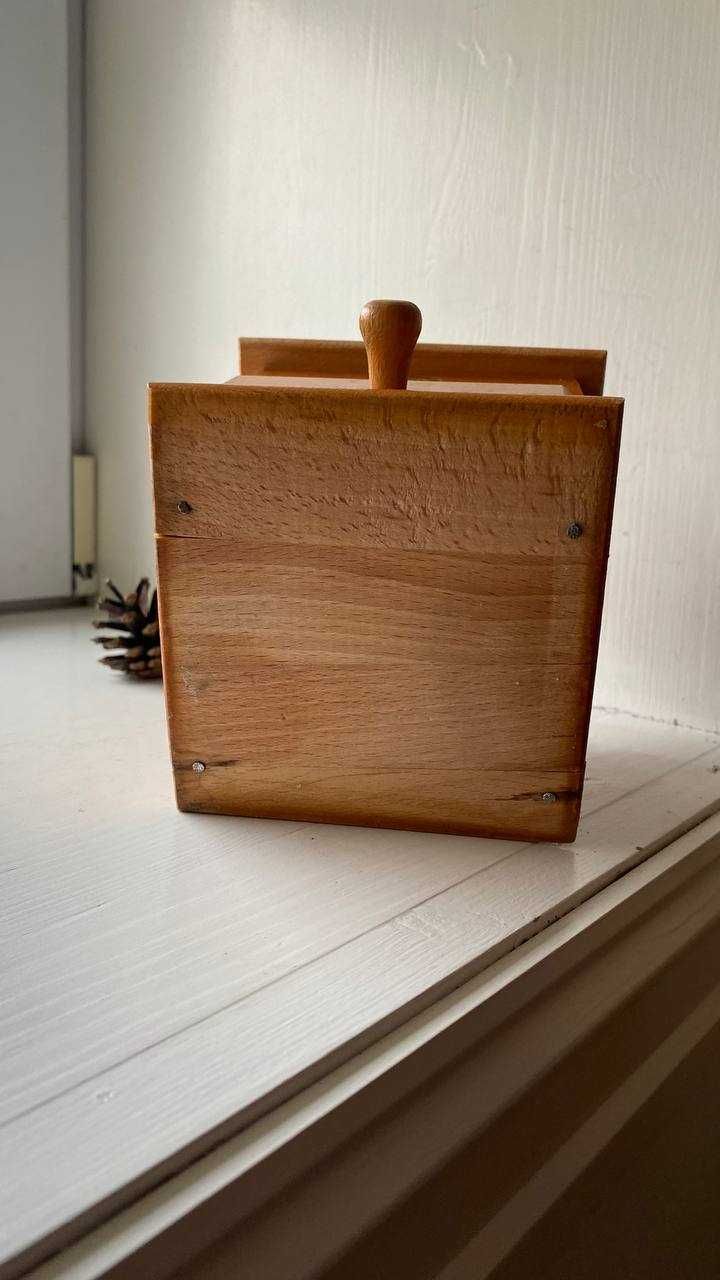 Ручная кофемолка