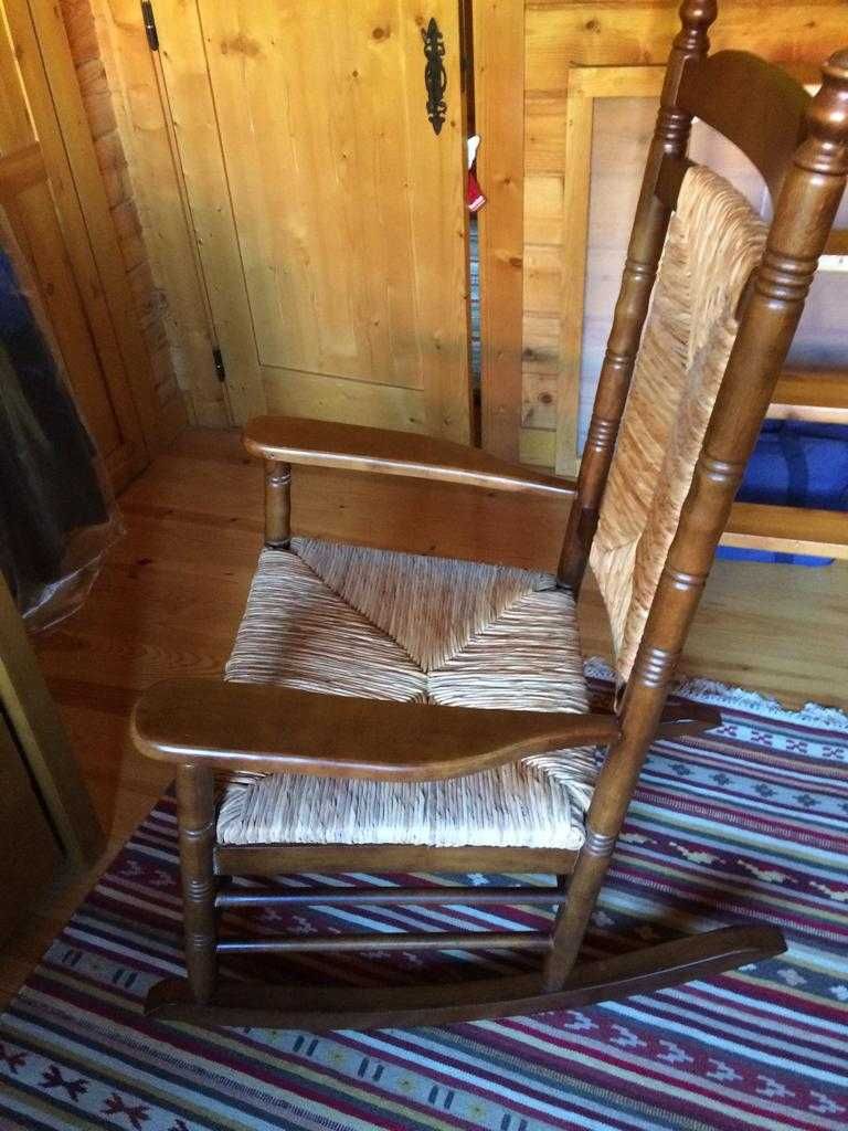 Cadeira balouço madeira, nova. Floor swing chair, wood, new condition