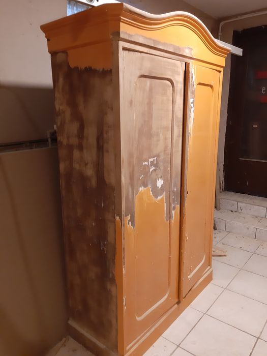 Szafa  do renowacji