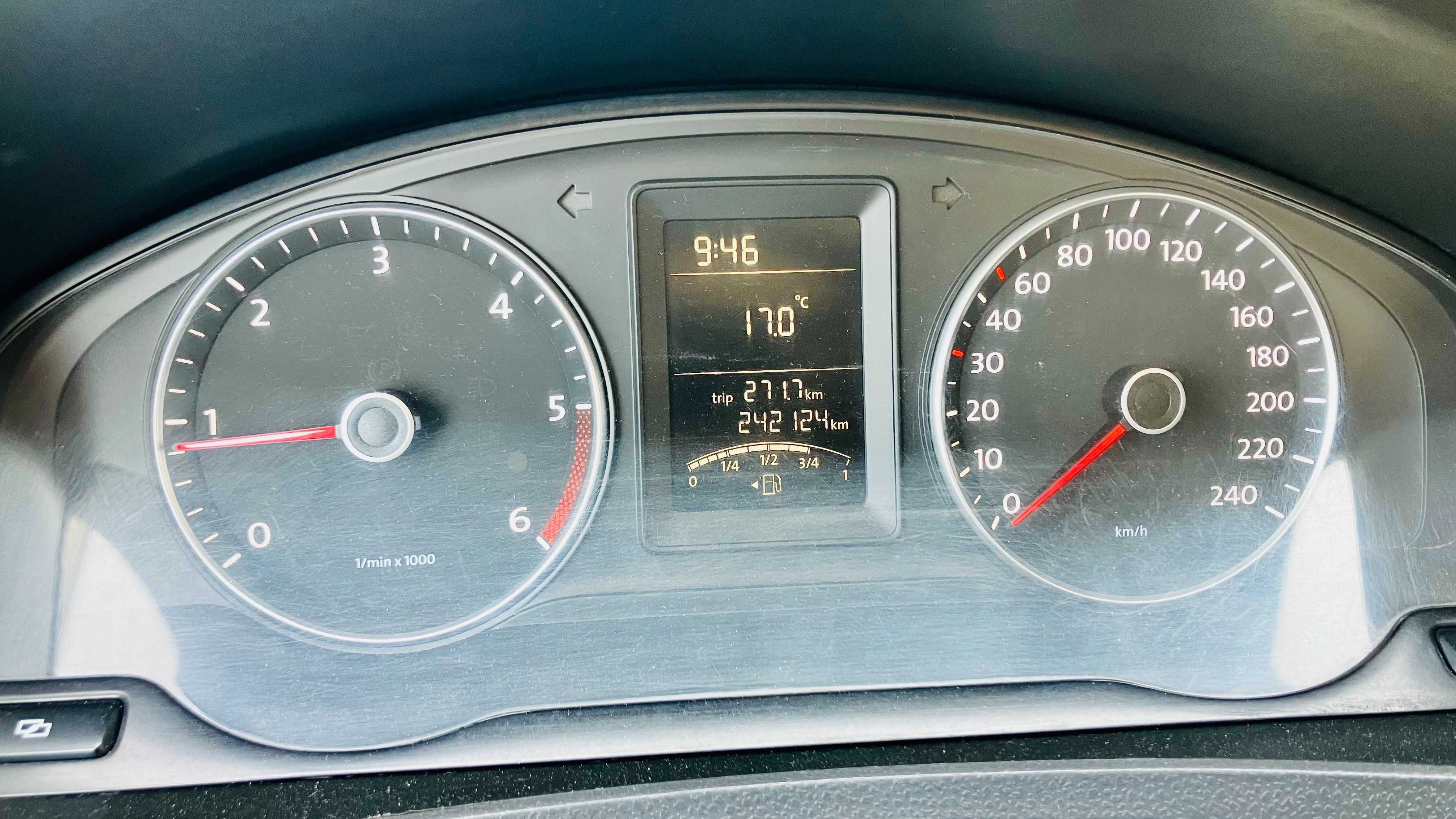 VW Transporter T5 2.0 TDi doka stan bdb!
